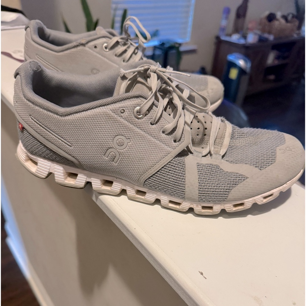 On women’s cloud size 9.5 GREY. Good condition.